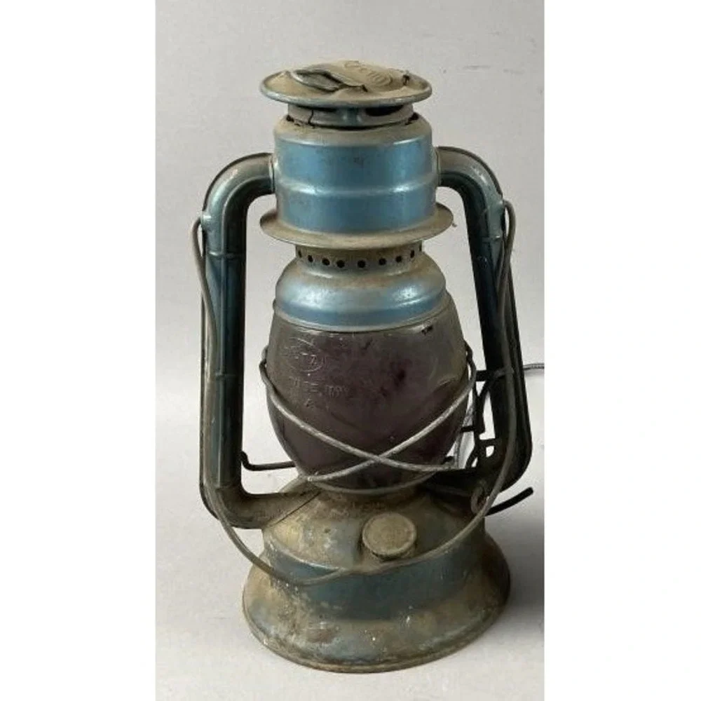 Vintage Dietz Syracuse NY USA Cold Blast Kerosene Lantern Blue Tin Oil Lamp